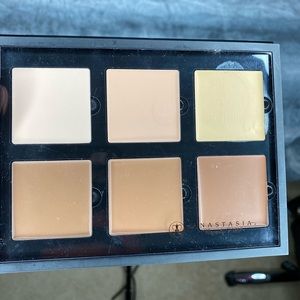 Anastasia Beverly Hills Countour Cream Kit